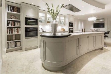 طراحی کابینت آشپزخانه جزیره ای