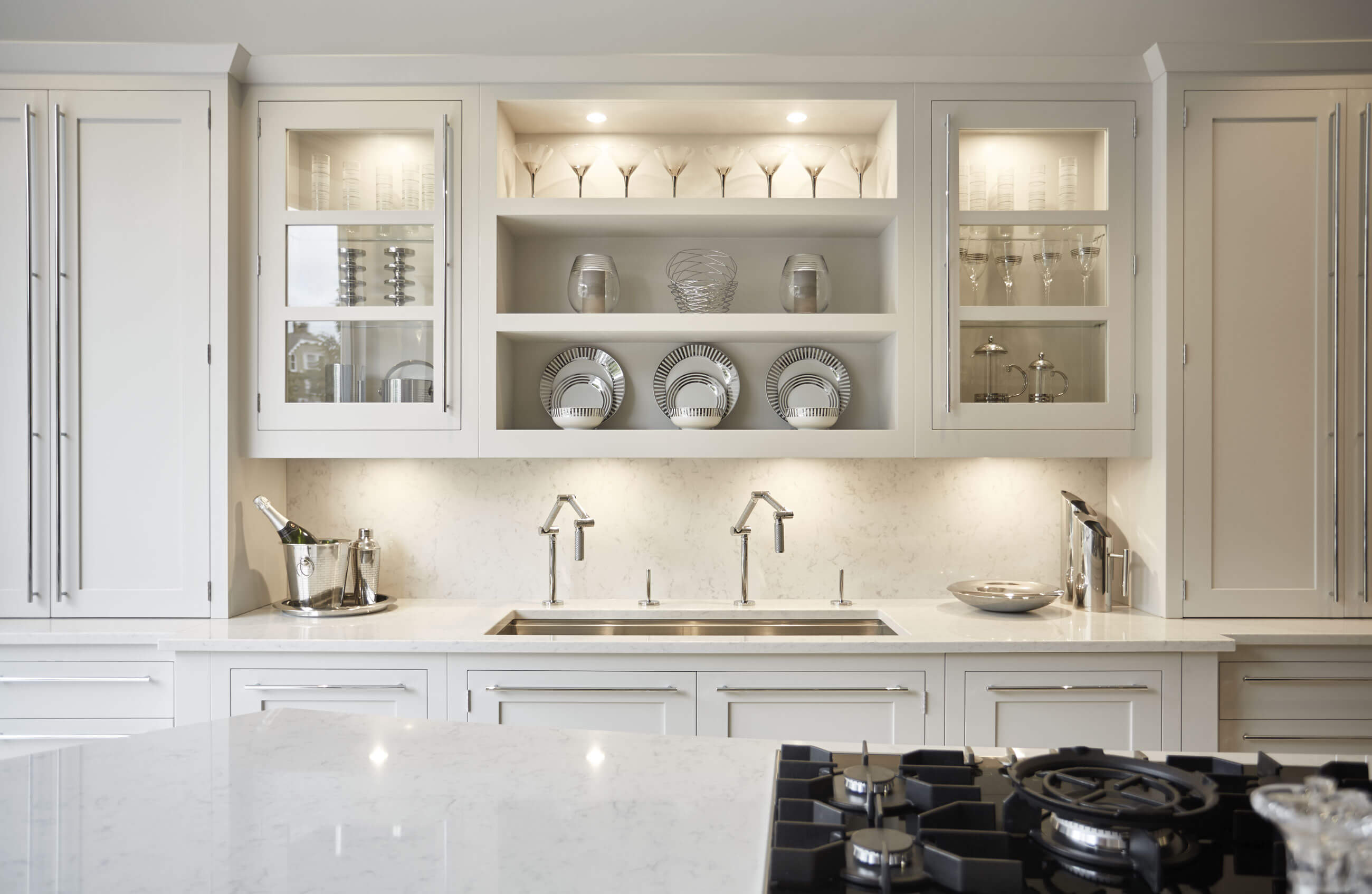 طراحی کابینت آشپزخانه جزیره ای