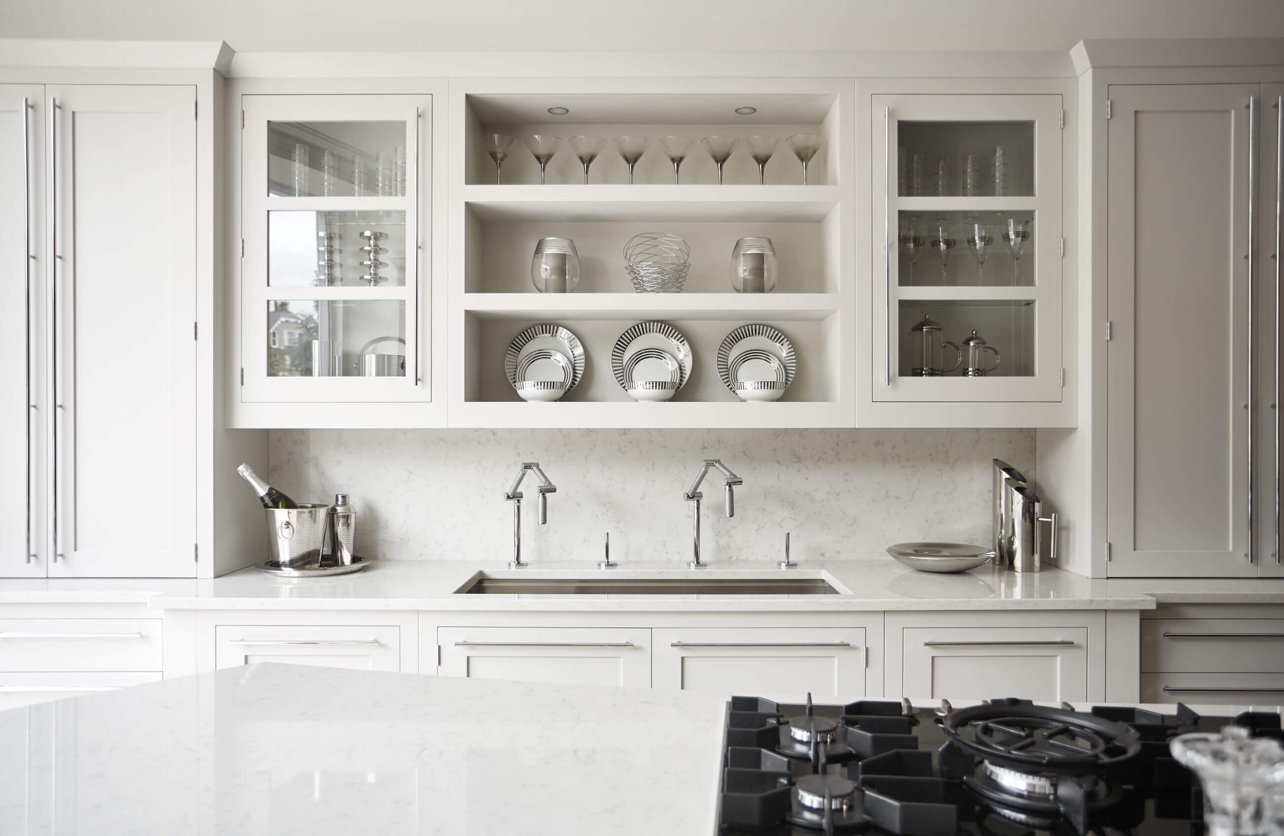 طراحی کابینت آشپزخانه جزیره ای
