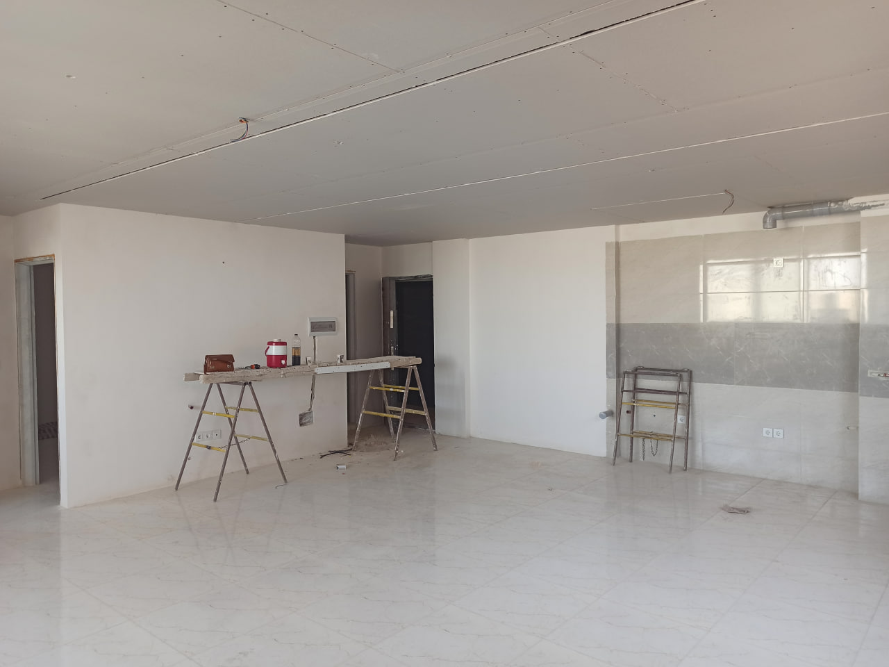 تحول شگفت‌انگیز یک آپارتمان ۹۰ متری
